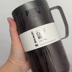 new STANLEY Stay Hot Camp coffee Mug 24 OZ redwood brown